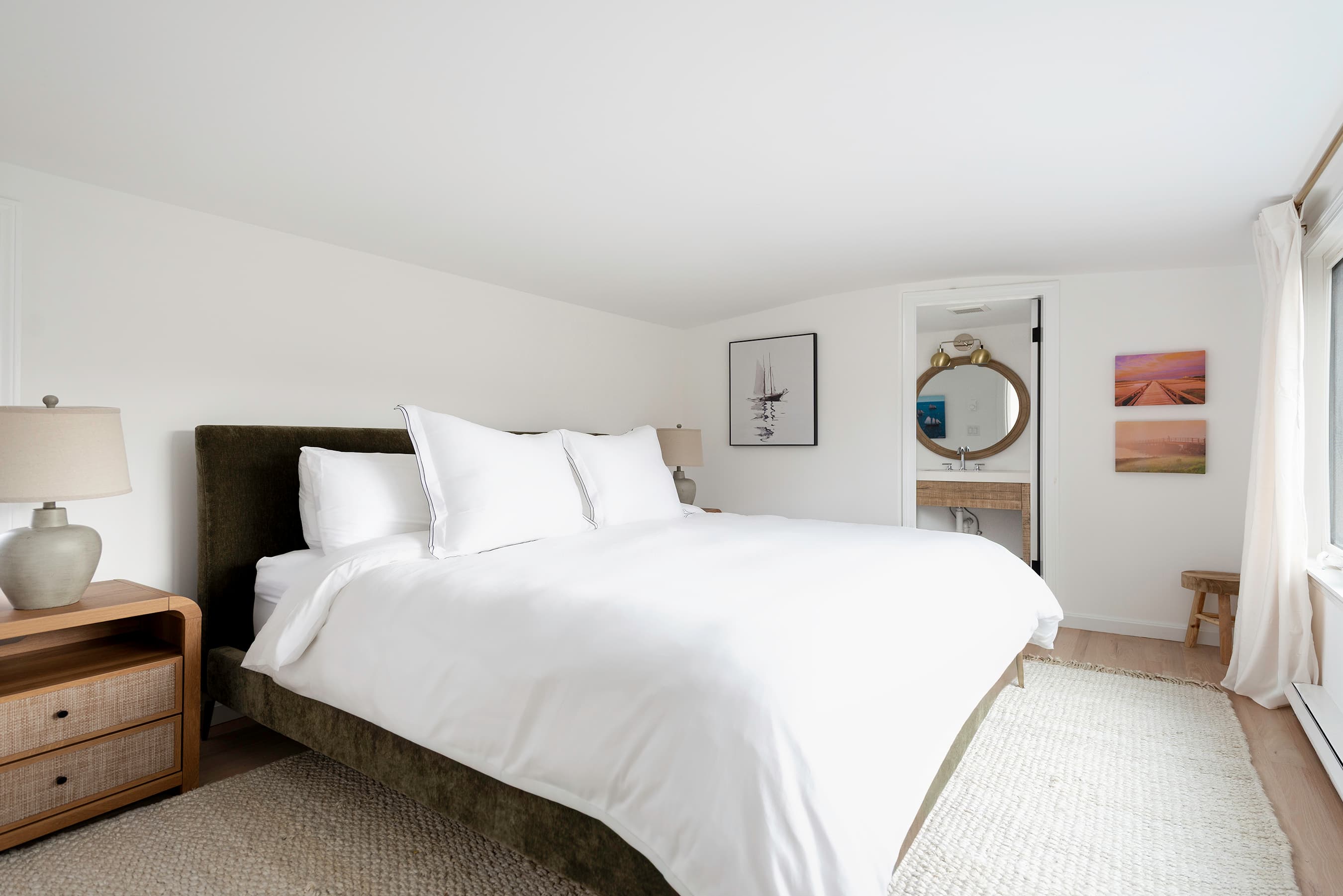 Bedroom 6: 1 King