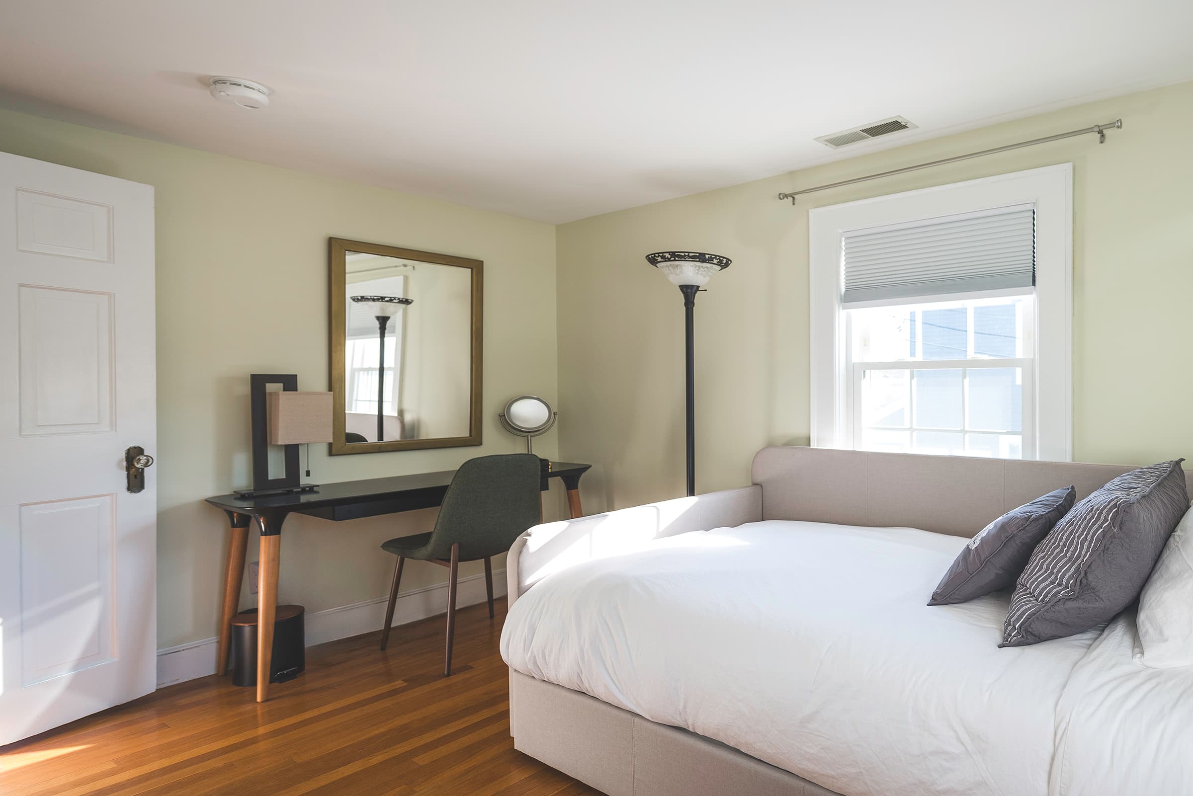 Bedroom 3: 1 Twin