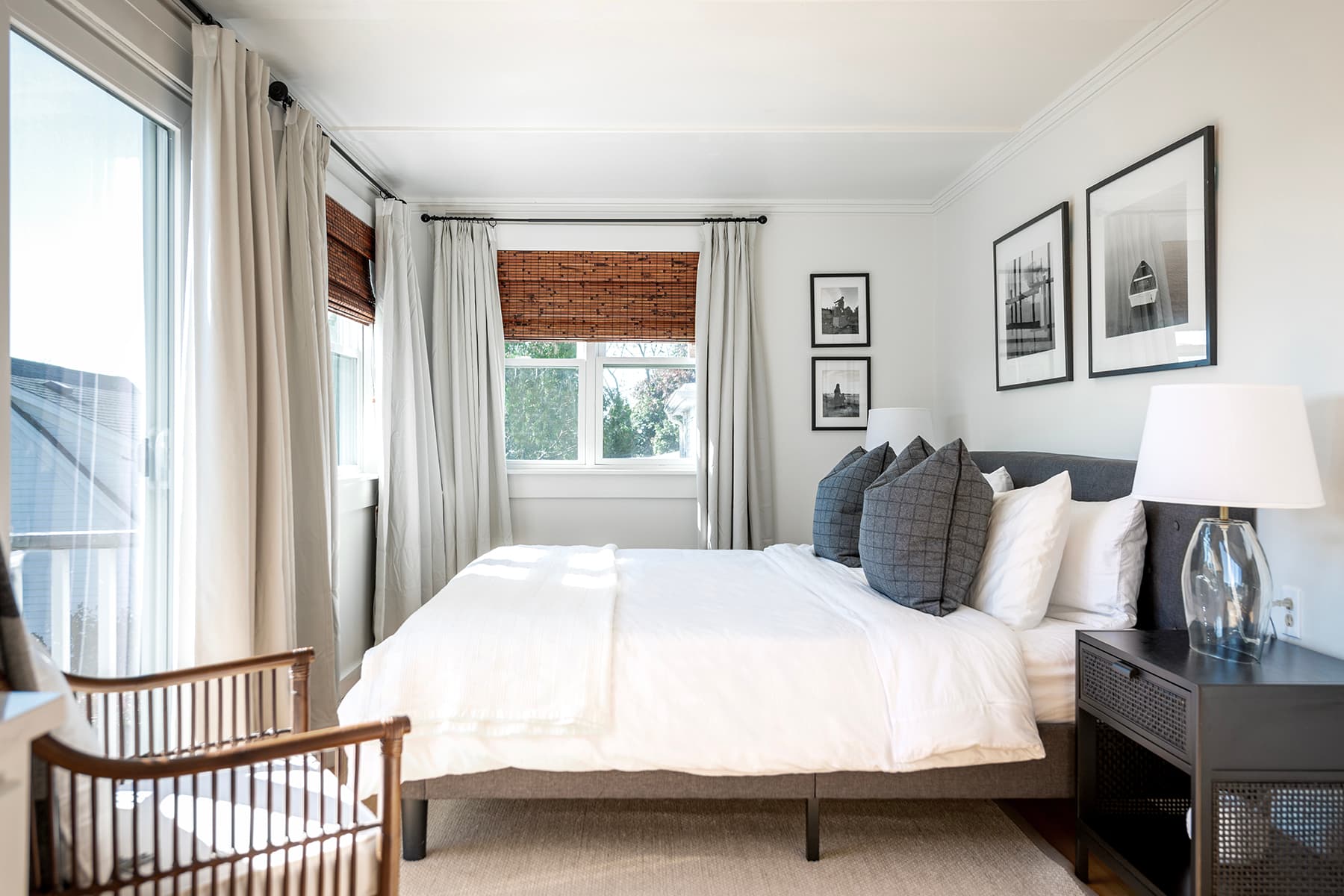 Bedroom 1: 1 King