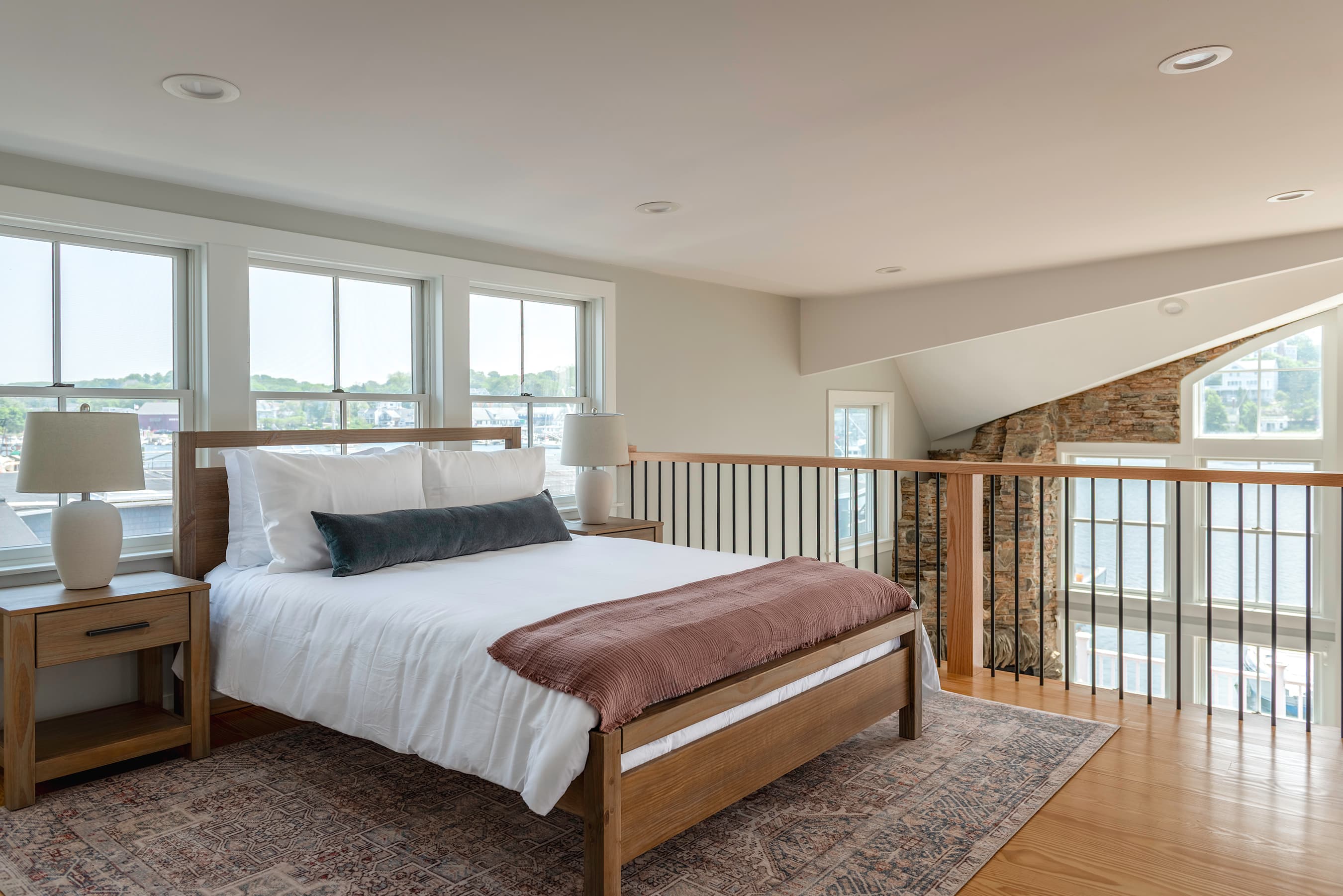 Bedroom 2: 2 Queens (1)